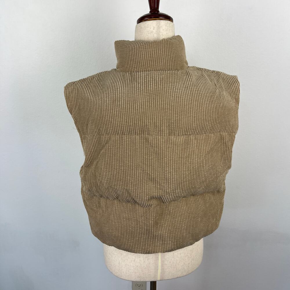 Beivy Boutique Cropped Corduroy Zip Up Putter Vest Latte Beige Womens MEDIUM NWT - Picture 2 of 9